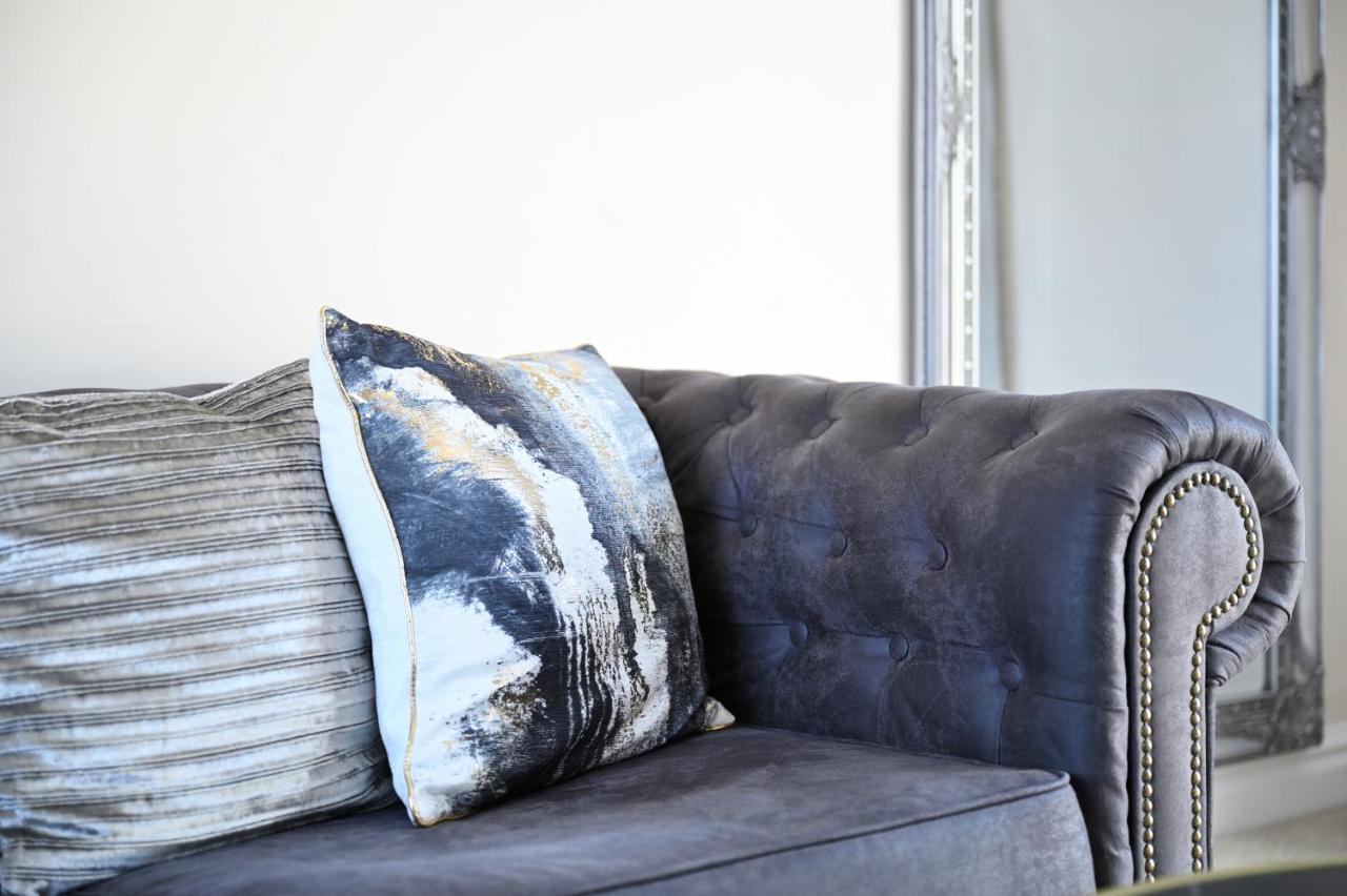 Вілла Sleek And Stylish 3 Bed In Bolton - Garden - Parking Екстер'єр фото