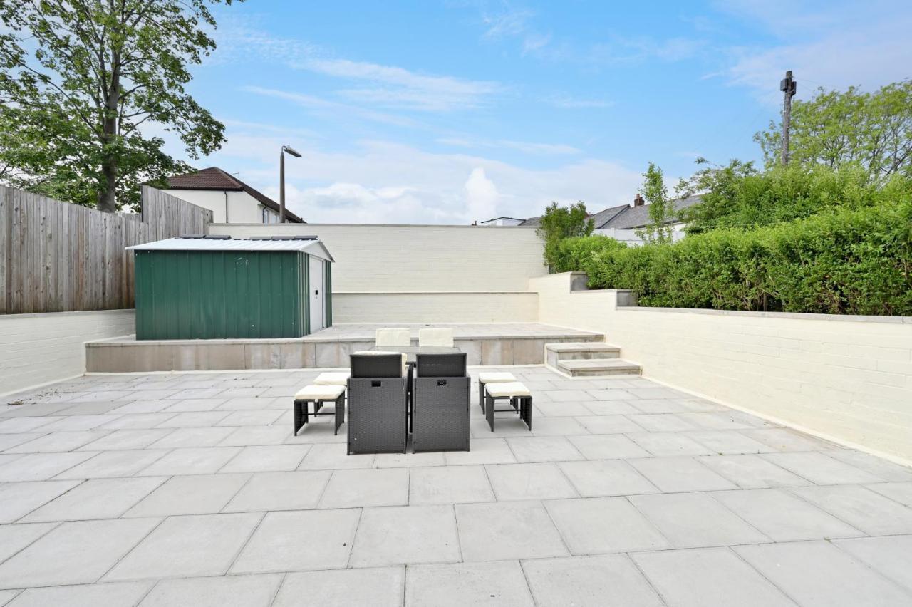Вілла Sleek And Stylish 3 Bed In Bolton - Garden - Parking Екстер'єр фото